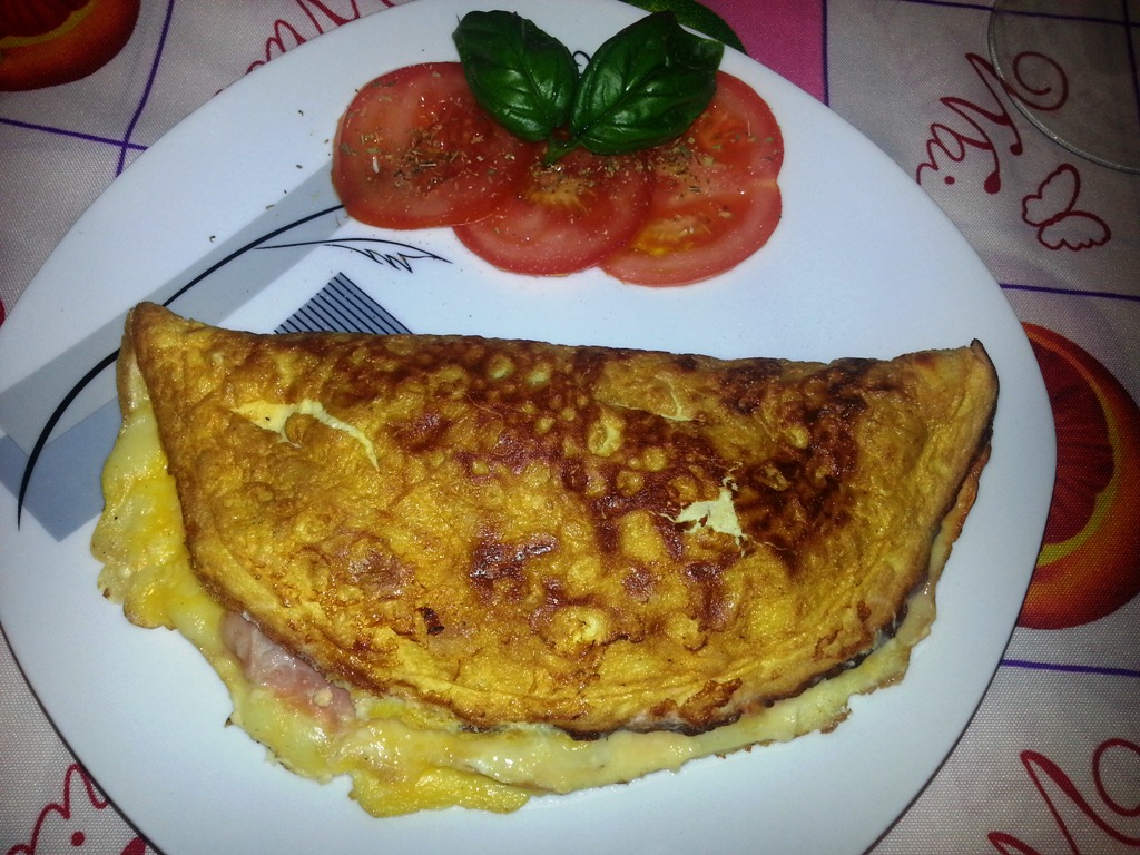 Omelette formaggio e prosciutto