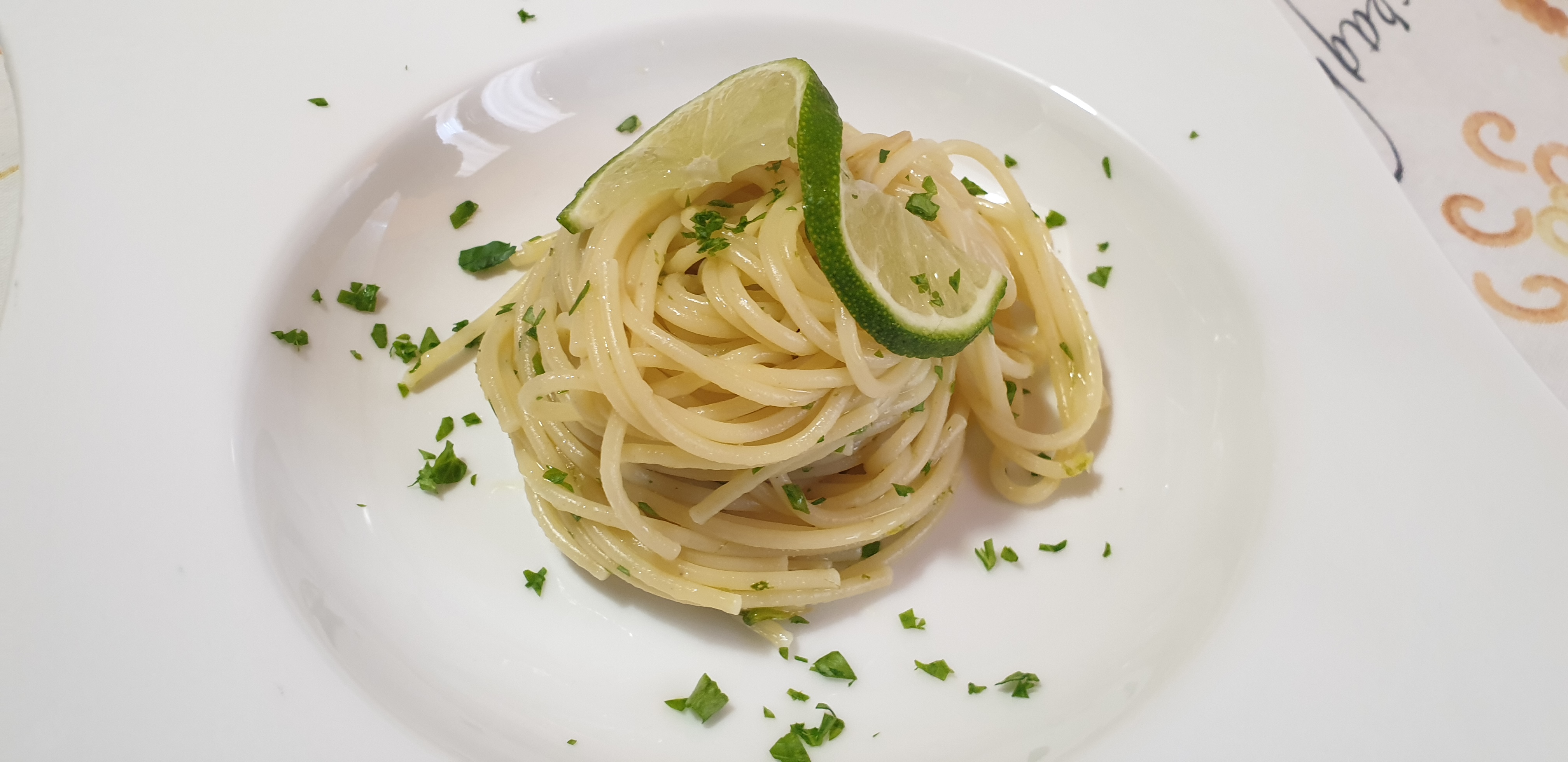 Spaghetti al lime e peperoncino