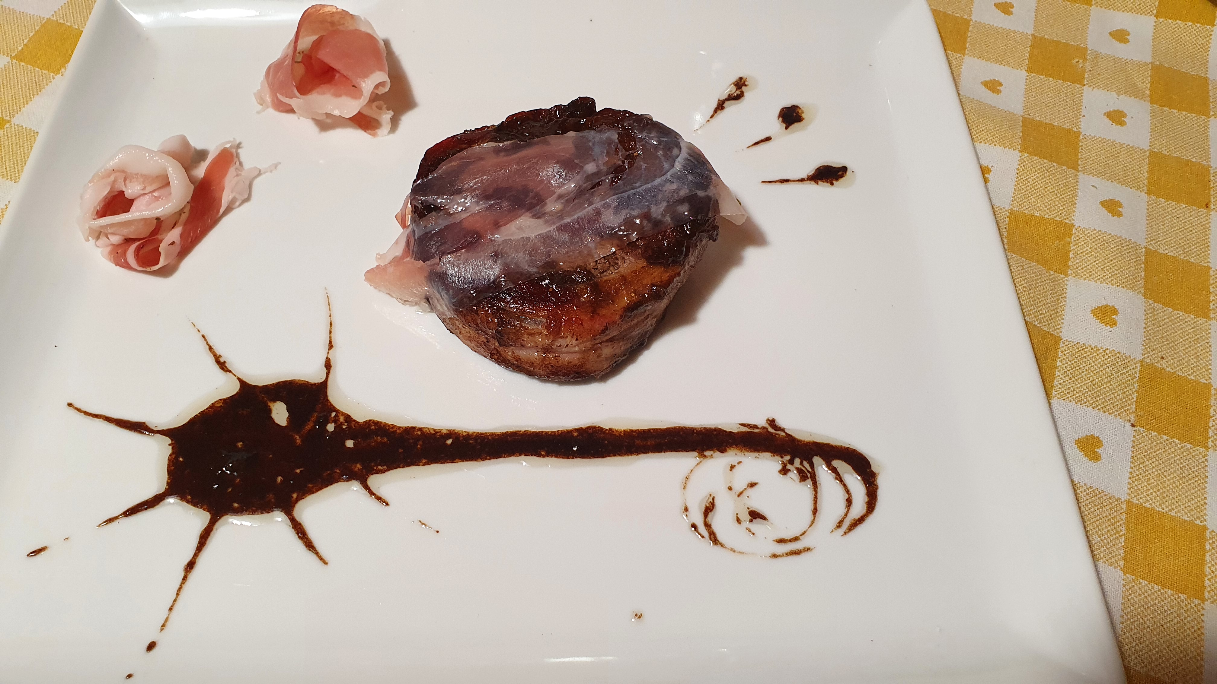 Filetto al lardo di colonnata e aceto balsamico