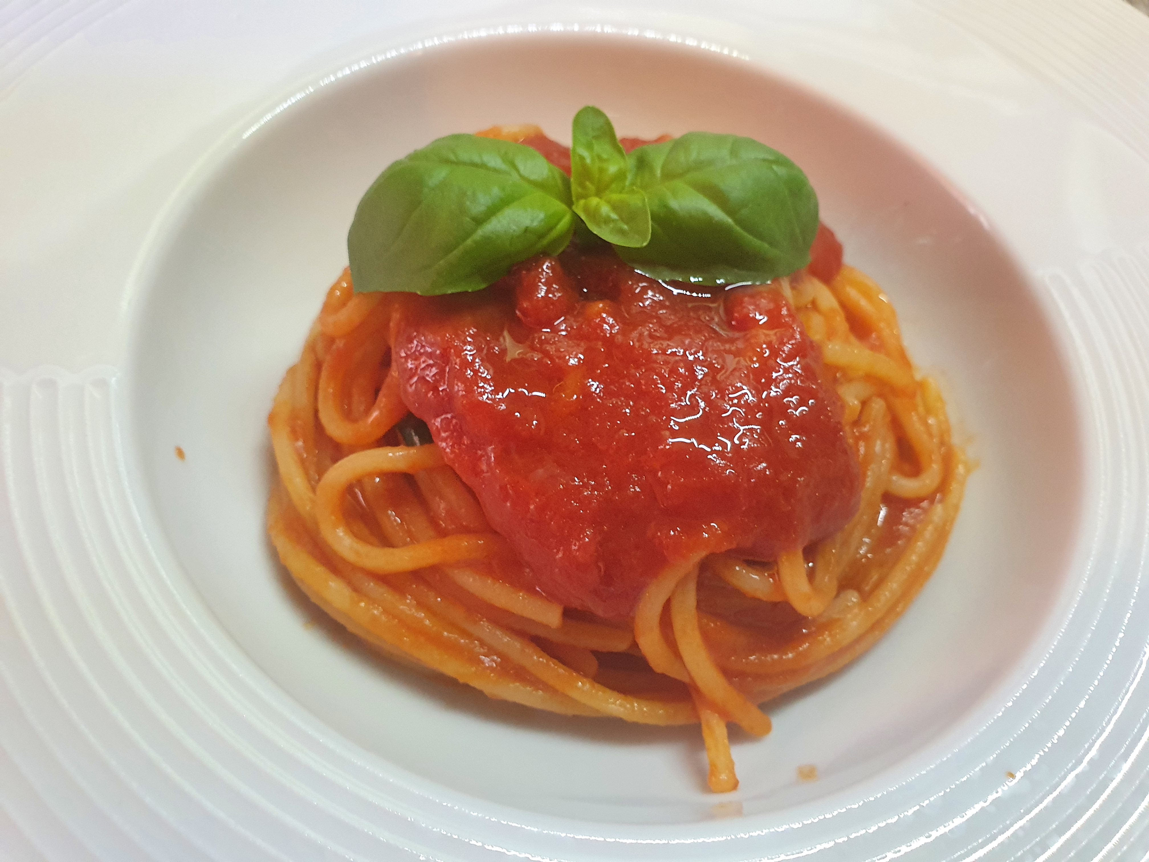 Spaghetti al pomodoro