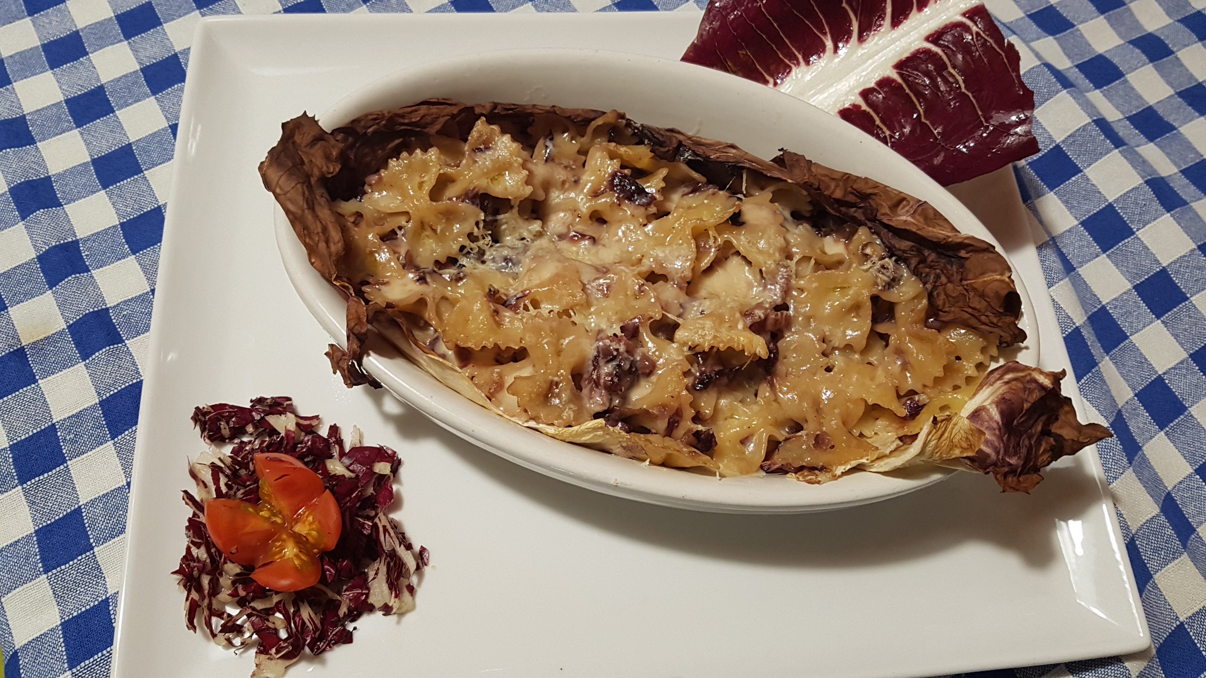 Farfalle gratinate speck e radicchio