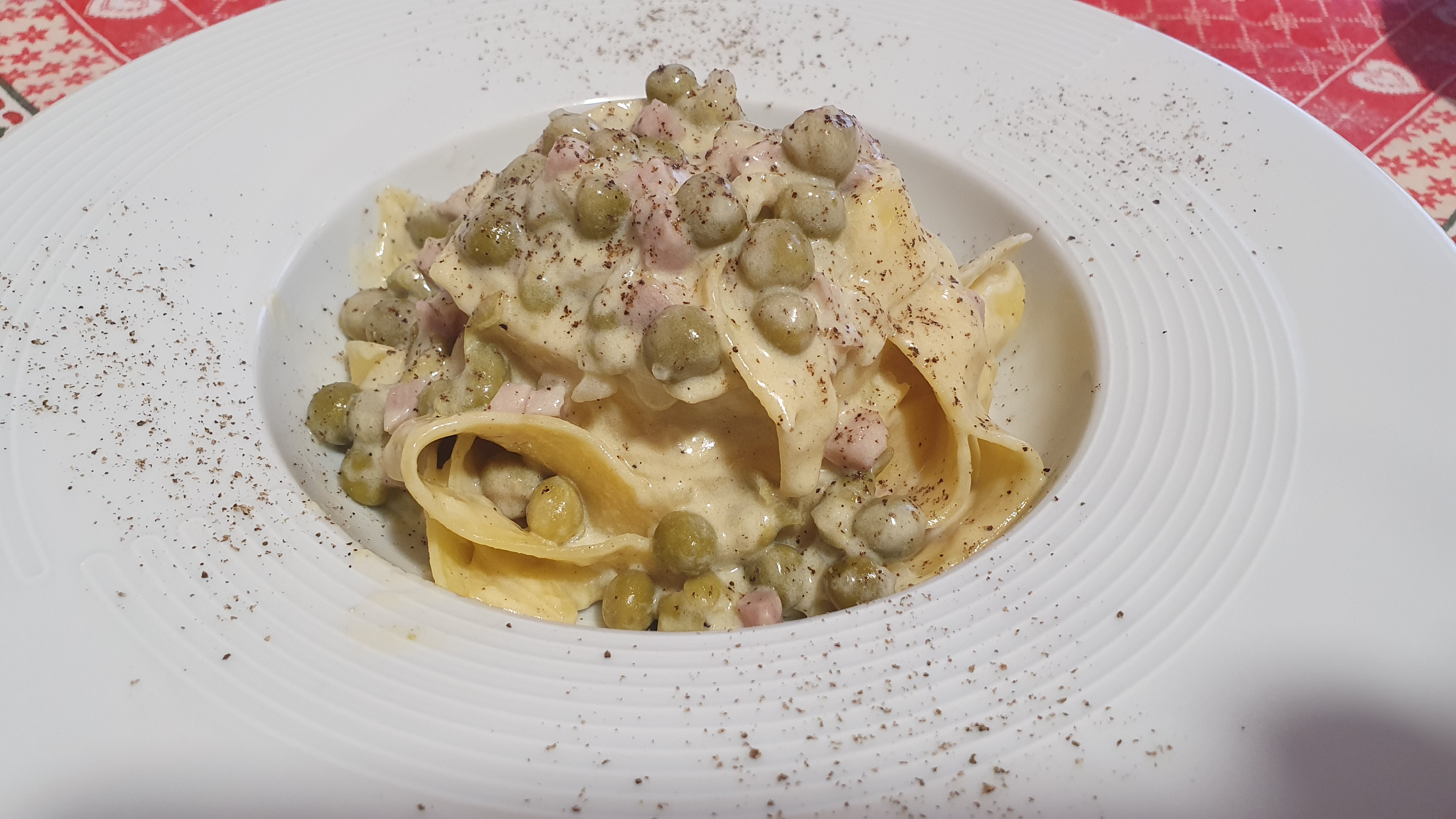 Fettuccine alla papalina