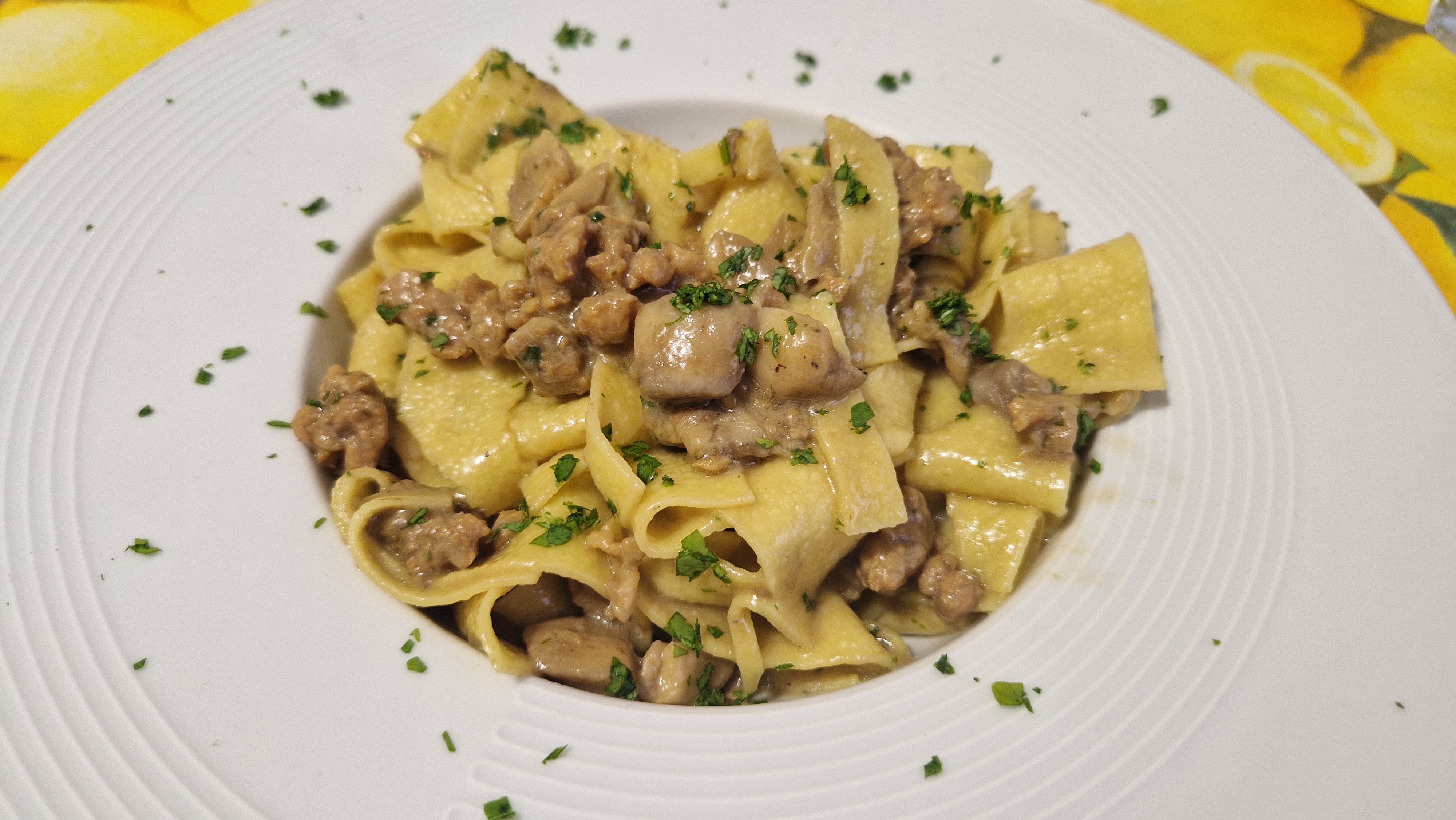 Pappardelle porcini e salsiccia