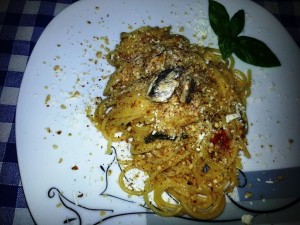 Spaghetti alici, pomodorini e nocciole